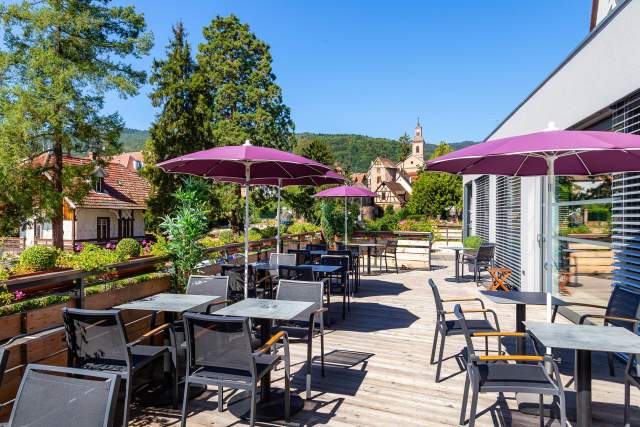 Terrasse, hôtel best western sur la route des vins en alsace