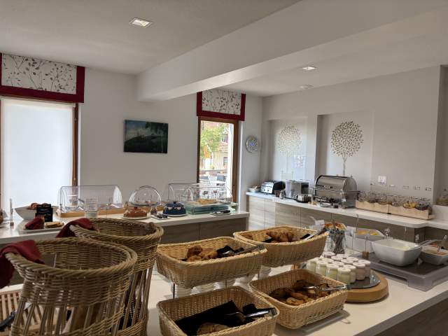 Buffet petit-déjeuner, hôtel best western sur la route des vins en alsace