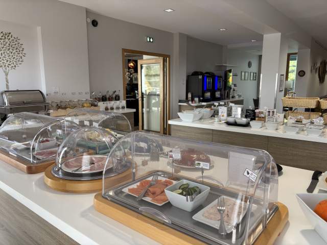 Buffet petit-déjeuner, hôtel best western sur la route des vins en alsace