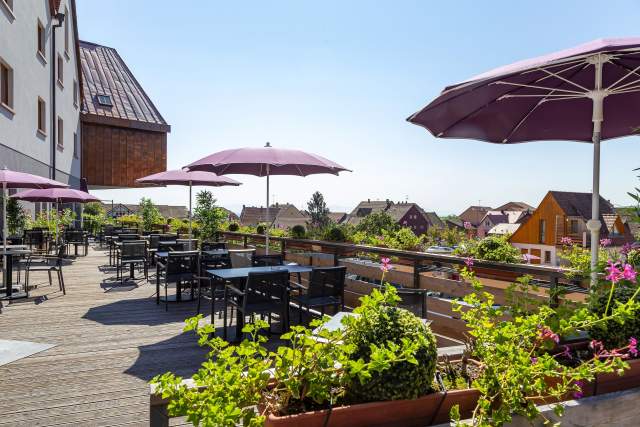 Terrasse, hôtel best western sur la route des vins en alsace